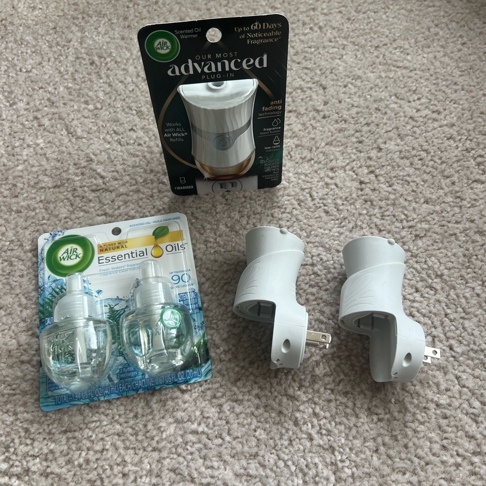 Air Wick Plug-In Scented Oil Bundle/3 Warmers + 2 Fresh Waters Refill